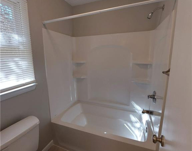 6701 Vaughn Road - Photo Thumbnail 14