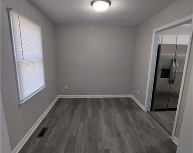 6701 Vaughn Road - Photo Thumbnail 3