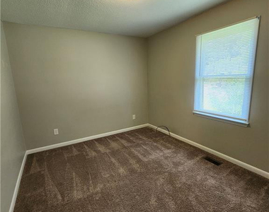 6701 Vaughn Road - Photo Thumbnail 21
