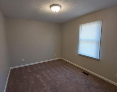 6701 Vaughn Road - Photo Thumbnail 17