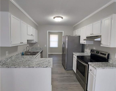 6701 Vaughn Road - Photo Thumbnail 3