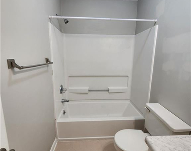 6701 Vaughn Road - Photo Thumbnail 15