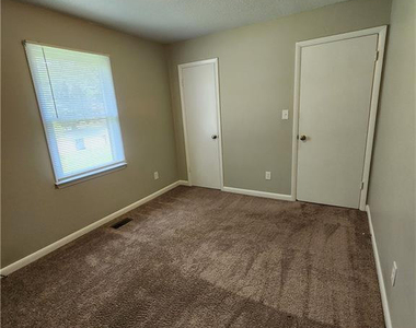 6701 Vaughn Road - Photo Thumbnail 20