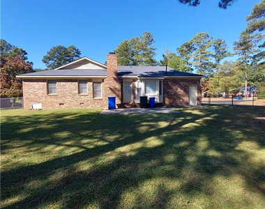 6701 Vaughn Road - Photo Thumbnail 2