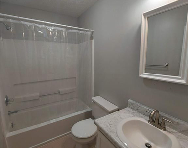 6701 Vaughn Road - Photo Thumbnail 16