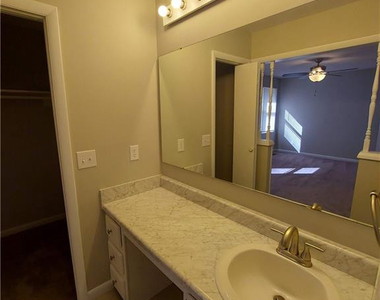 6701 Vaughn Road - Photo Thumbnail 5