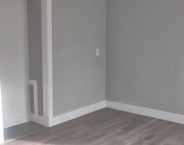 4951 W Thompson Street - Photo Thumbnail 7