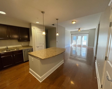 222 Glenwood Avenue - Photo Thumbnail 5
