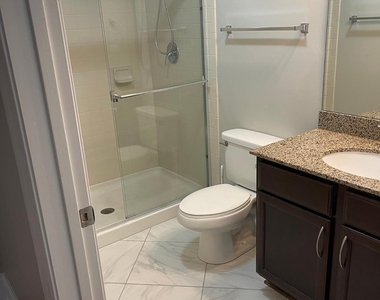 222 Glenwood Avenue - Photo Thumbnail 14