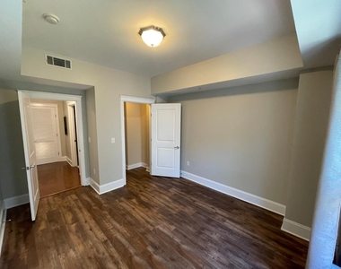 222 Glenwood Avenue - Photo Thumbnail 13