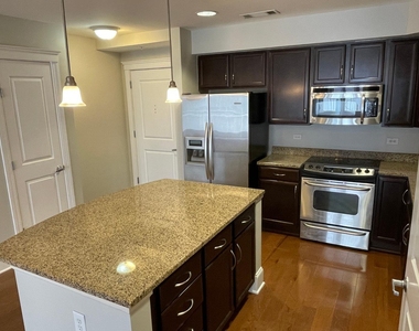 222 Glenwood Avenue - Photo Thumbnail 2