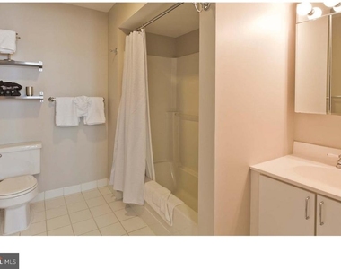 201 S 25th Street - Photo Thumbnail 1