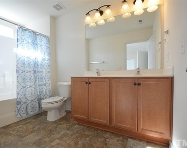 1304 Cozart Street - Photo Thumbnail 8