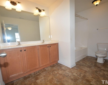 1304 Cozart Street - Photo Thumbnail 9