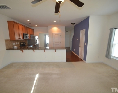 1304 Cozart Street - Photo Thumbnail 4