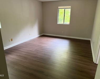 205 E Ransom Street - Photo Thumbnail 5