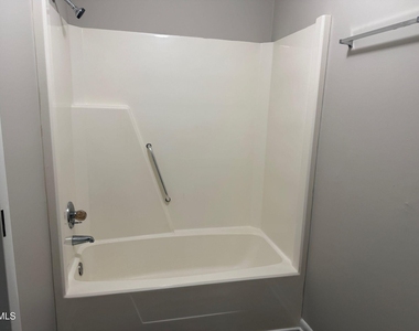 205 E Ransom Street - Photo Thumbnail 3