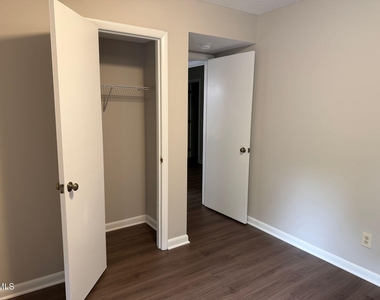 205 E Ransom Street - Photo Thumbnail 6