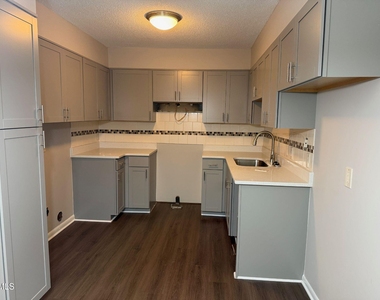 205 E Ransom Street - Photo Thumbnail 7