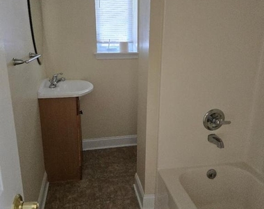 1339 72nd Avenue - Photo Thumbnail 6