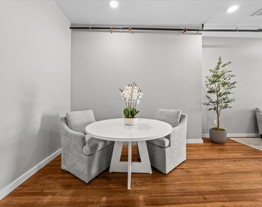 104 N Birch Avenue - Photo Thumbnail 2