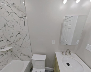 6459 N 16th Street - Photo Thumbnail 4