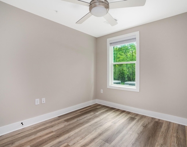 303 Linwood Street - Photo Thumbnail 15