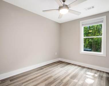 303 Linwood Street - Photo Thumbnail 14