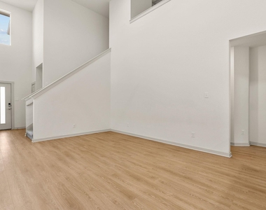 117 New Hampton Way - Photo Thumbnail 5