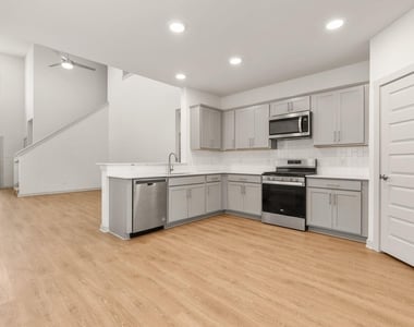 117 New Hampton Way - Photo Thumbnail 8