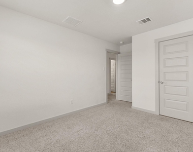 117 New Hampton Way - Photo Thumbnail 17