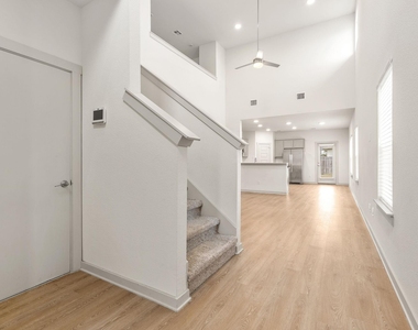 117 New Hampton Way - Photo Thumbnail 3