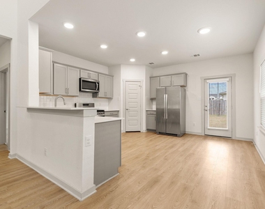 117 New Hampton Way - Photo Thumbnail 7