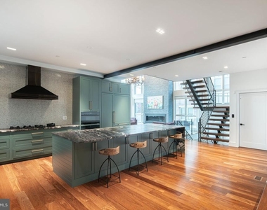 815 S 20th Street - Photo Thumbnail 7