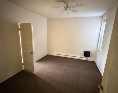 1103 Lindley Avenue - Photo Thumbnail 3