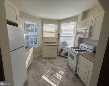 540 E Johnson Street - Photo Thumbnail 3