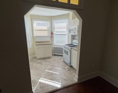 540 E Johnson Street - Photo Thumbnail 2