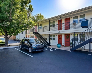 6811 Great Northern Blvd - Photo Thumbnail 5
