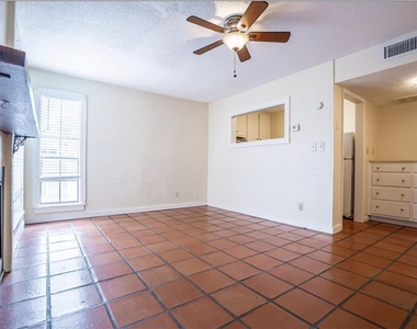 110 E 37th St - Photo Thumbnail 1