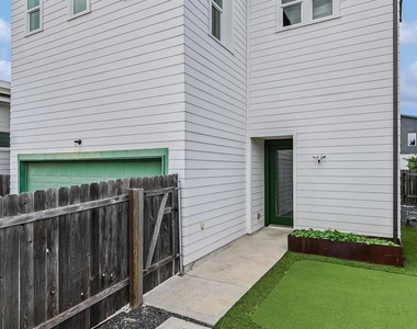 6133 Florencia Ln - Photo Thumbnail 18
