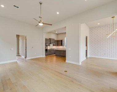 6133 Florencia Ln - Photo Thumbnail 4
