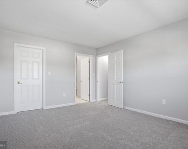205 Horseshoe Drive - Photo Thumbnail 11