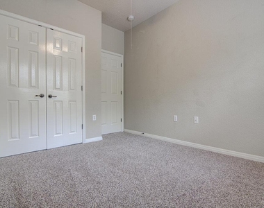 1702 Singleton Ave - Photo Thumbnail 13