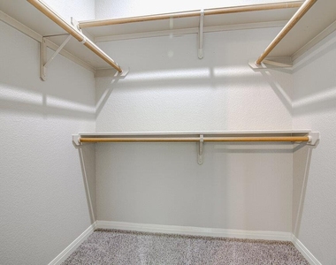 1702 Singleton Ave - Photo Thumbnail 19
