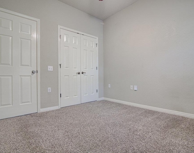 1702 Singleton Ave - Photo Thumbnail 16