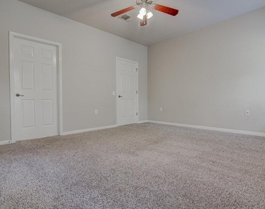 1702 Singleton Ave - Photo Thumbnail 18