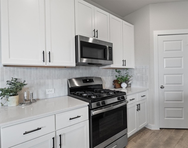 11620 Comano Dr - Photo Thumbnail 12