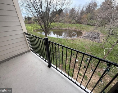 200 N Sycamore Street - Photo Thumbnail 2