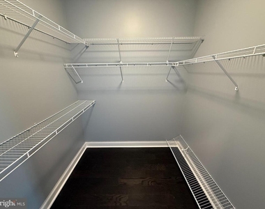 200 N Sycamore Street - Photo Thumbnail 10