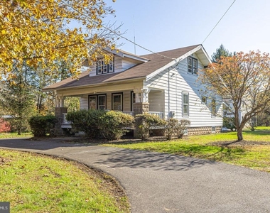 1525 Yardley Newtown Road - Photo Thumbnail 1